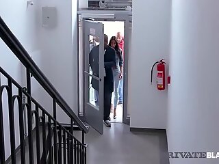 Ngoại tình vợ yêu vắt sữa 3 trục tối cùng lúc 11 phút với Clea Gaultier